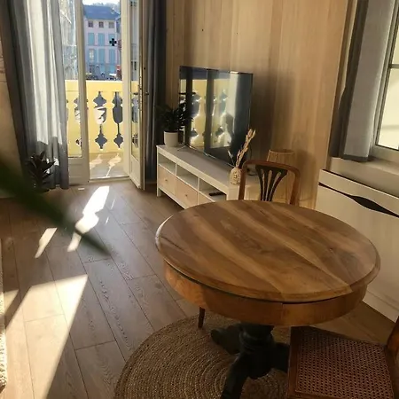 Le Neouvielle Apartment *
